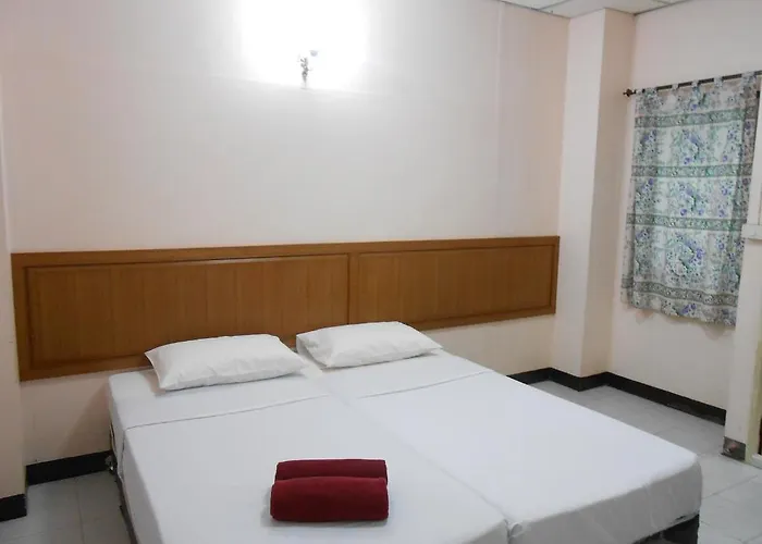 Four Sons Village Hotel 2*