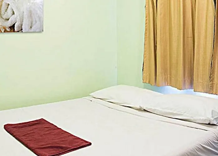 Four Sons Village Hotel 2*