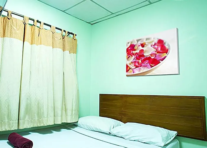 Four Sons Village Hotel 2*