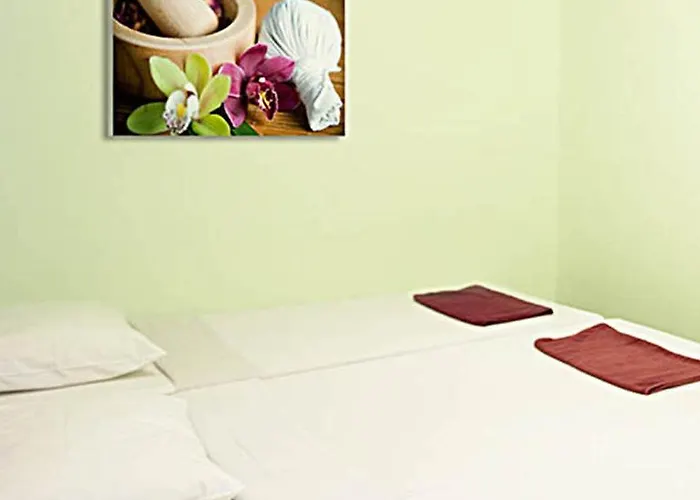 Hotel Four Sons Village 2*
