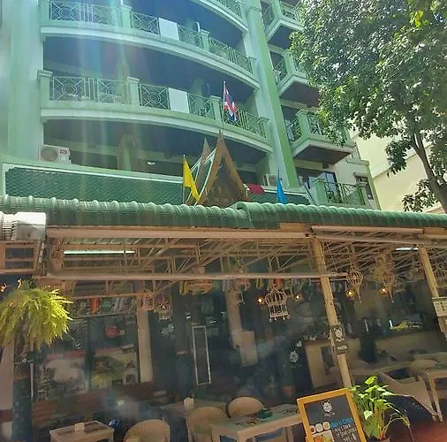 Four Sons Village Hotel 2*